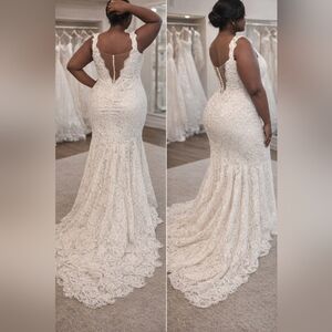 Signature Ivory Lace Wedding Dress